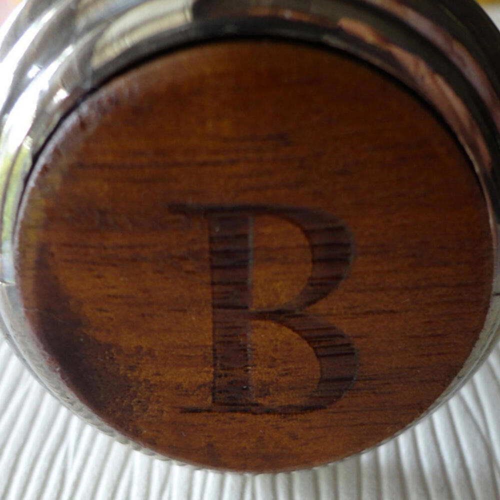New NAMBE Alto Wine Bottle Stopper with Monogram Initial "B"